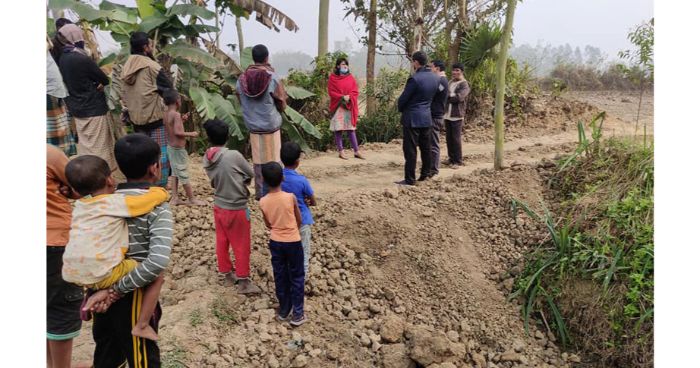 সরকারি খাল ভরাট করে ইটভাটার ট্রাক্টর চলাচলের রাস্তা, জরিমানা