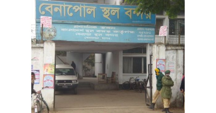 বেনাপোল ও শার্শায় অনির্দিষ্টকালের কঠোর বিধিনিষেধ আরোপ