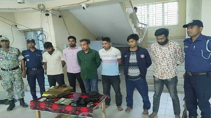 ডিবির পাঁচ সদস্য বগুড়ায় অপহরণ ও মুক্তিপণ আদায়ের অভিযোগে আটক