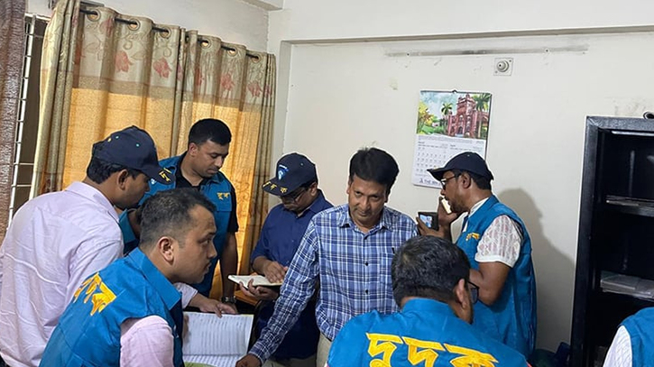 ডিএনসিসির সুপারভাইজারকে ঘুষ নেওয়ার অভিযোগে কারণ দর্শানোর নোটিশ