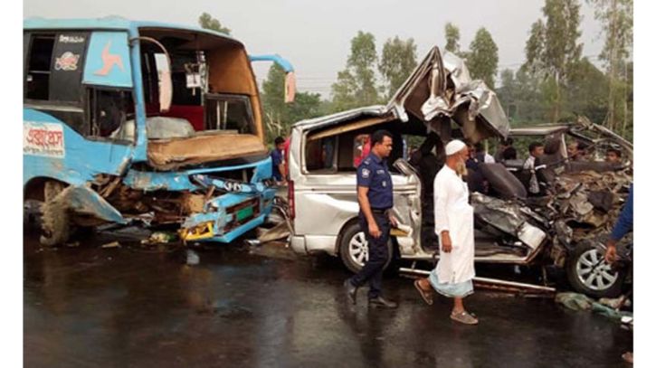 নারায়ণগঞ্জে সড়ক দুর্ঘটনায় নিহত ৩