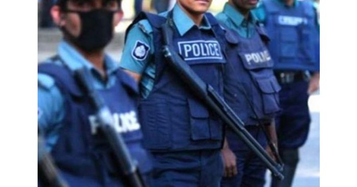 পাকিস্তানে মানুষের গায়ে আগুন, সাত পুলিশ বরখাস্ত