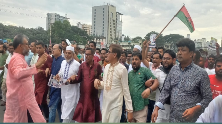 উত্তরায় জিয়ার আদর্শ ও ৩১ দফা বাস্তবায়নে লিফলেট বিতরণ