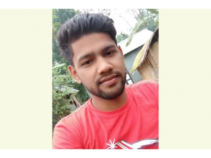 ছেলের হাতে মায়ের প্রেমিক খুন, ৬টি বসতঘরে অগ্নিসংযোগ