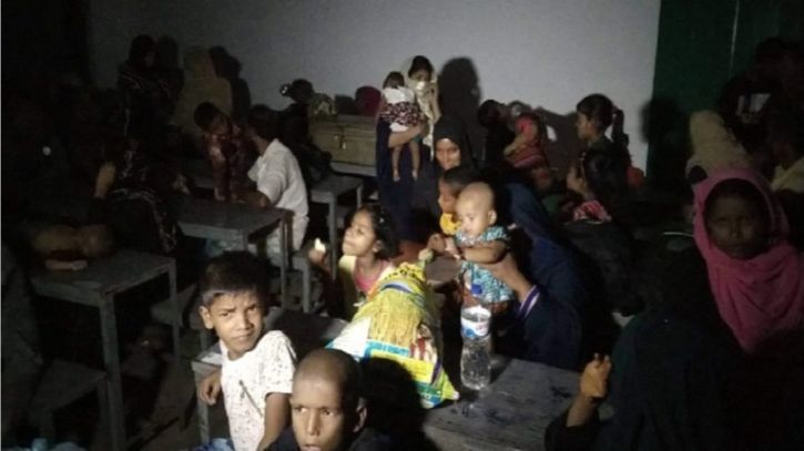 নোয়াখালীতে এক লাখ ৬ হাজার মানুষ আশ্রয়কেন্দ্রে