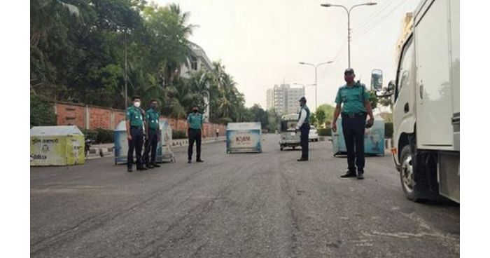 রাজধানীতে আটক-জরিমানায় চলছে কঠোর লকডাউন