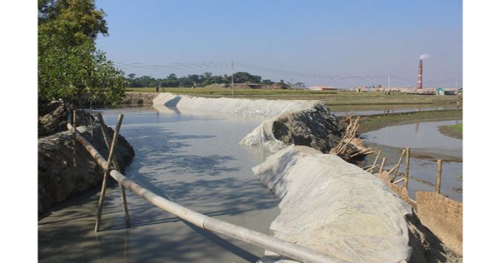 ১৭ লাখ টাকার প্রকল্প রক্ষায় ব্যয় ৩৪ লাখ টাকা!