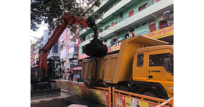 পান্থপথ কালভার্ট হতে ৭৪ টন বর্জ্য অপসারণ