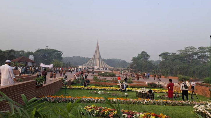 স্বাধীনতা দিবসে স্মৃতিসৌধে রাষ্ট্রপতি-প্রধান উপদেষ্টার শ্রদ্ধা
