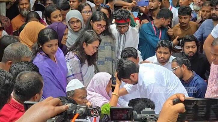 “গত বছরের জুলাই থেকে আমরা জীবনের ভয় করি না”—নাহিদ ইসলাম