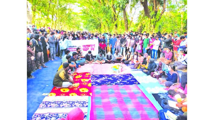 নানা চাপে আমরণ অনশন ভাঙছেন শাবি শিক্ষার্থীরা!