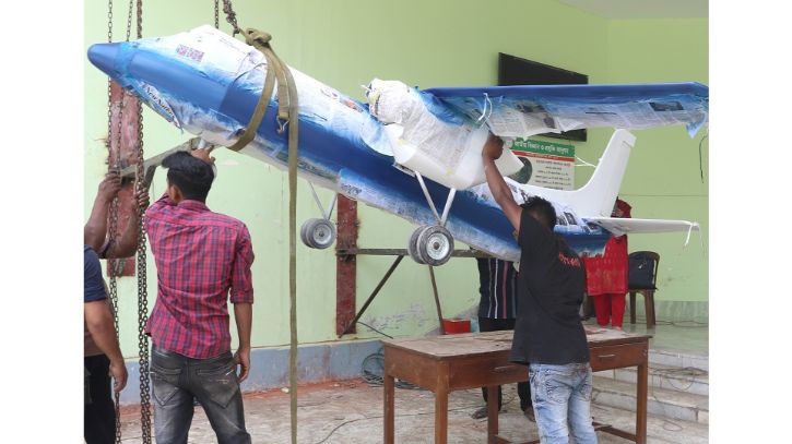 ঢাকা : বিজ্ঞান জাদুঘরে নির্মিত হচ্ছে এন্টোনভ বিমানের মডেল