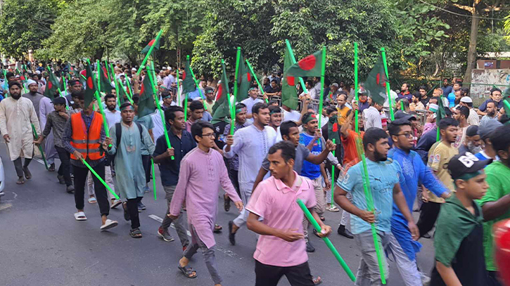 বৈষম্যবিরোধী আন্দোলনকারীদের দখলে ধানমন্ডি ৩২