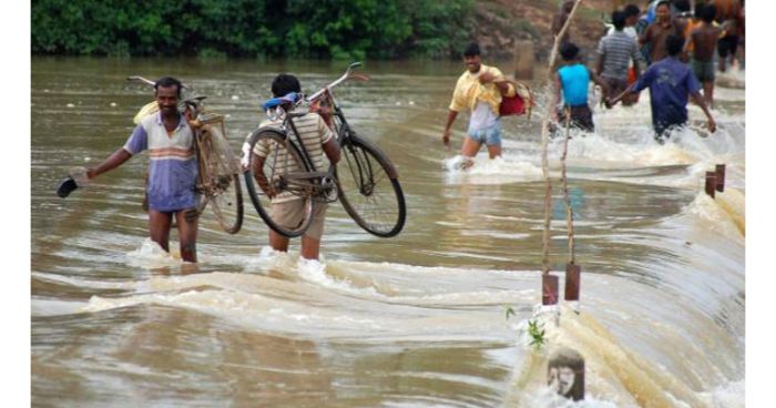 দেশের বন্যা পরিস্থিতি ক্রমশ অবনতির দিকে যাচ্ছে