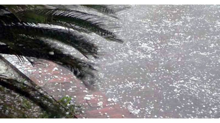 ঢাকাসহ দেশের বিভিন্ন স্থানে বজ্রসহ শিলা বৃষ্টির আভাস