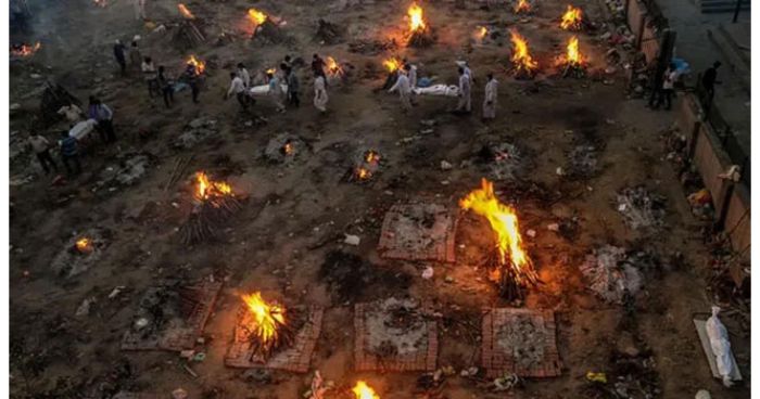 দিল্লি এখন কার্যত মৃত্যুপুরী ঘণ্টায় পুড়ছে ১২ করোনা আক্রান্তের লাশ