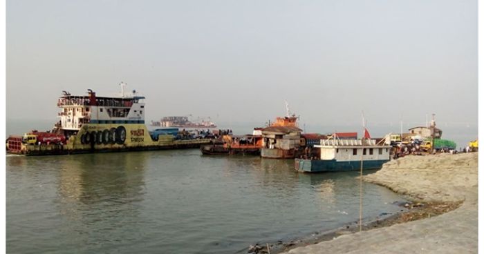 স্বাভাবিক করে দেওয়া হলো বাংলাবাজার-শিমুলিয়ায় ফেরি চলাচল
