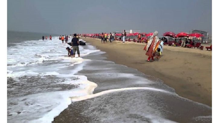 সেন্টমার্টিনে আটকা পড়া পর্যটকরা ফিরবেন বিকেলে