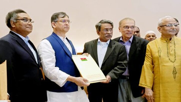 ইসি ও বিএনপির একমত -  কিছু সুপারিশ স্বাধীনতা খর্ব করতে পারে
