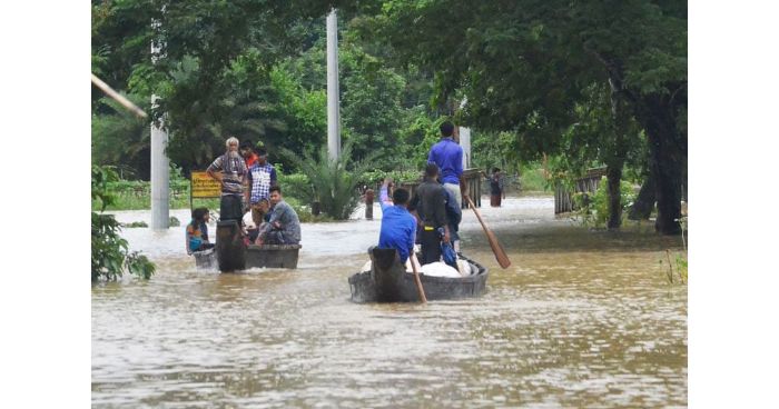 বন্যার্তদের সীমাহীন দুর্ভোগ