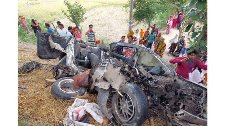 গোপালগঞ্জে নিয়ন্ত্রণ হা‌রি‌য়ে গাছের সঙ্গে বাসের ধাক্কা ,নিহত ৪