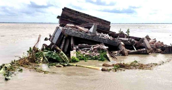পদ্মায় বিলীন চরাঞ্চলের স্বাস্থ্য কেন্দ্র
