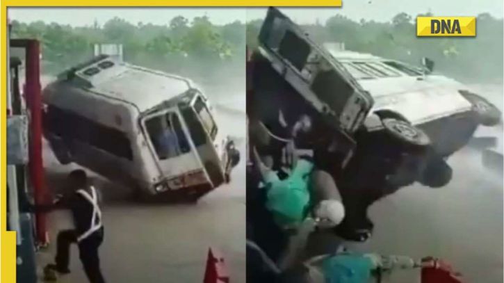 ভারতে টোল প্লাজায় অ্যাম্বুলেন্সের ধাক্কায় রোগীসহ নিহত ৪