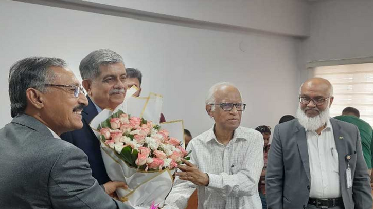 যেমন শিক্ষা ব্যবস্থা চান নতুন শিক্ষা উপদেষ্টা