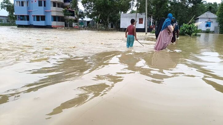 আখাউড়ায় পাহাড়ি ঢলে ১৯টি গ্রাম প্লাবিত, পানিবন্দী ৪৫০ পরিবার