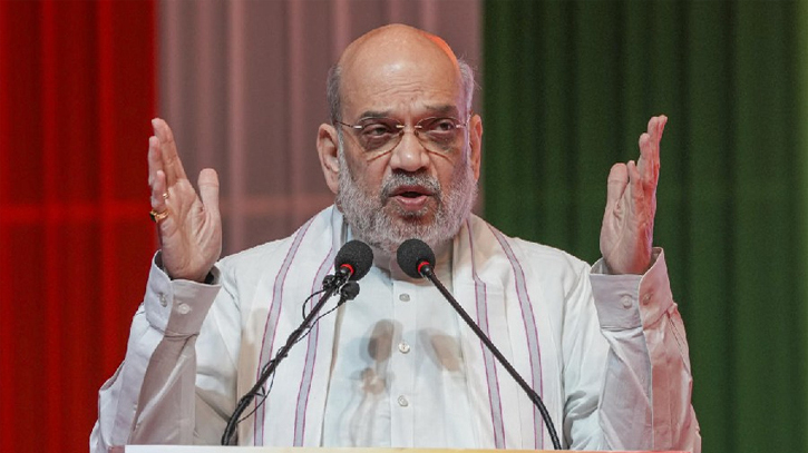 বাংলাদেশি অনুপ্রবেশকারীদের উল্টো করে ঝুলিয়ে রাখার হুমকি অমিতের