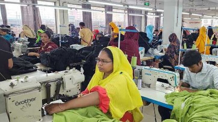 আশুলিয়ার অধিকাংশ কারখানা খোলা, বিক্ষোভে ৪০টিতে ছুটি