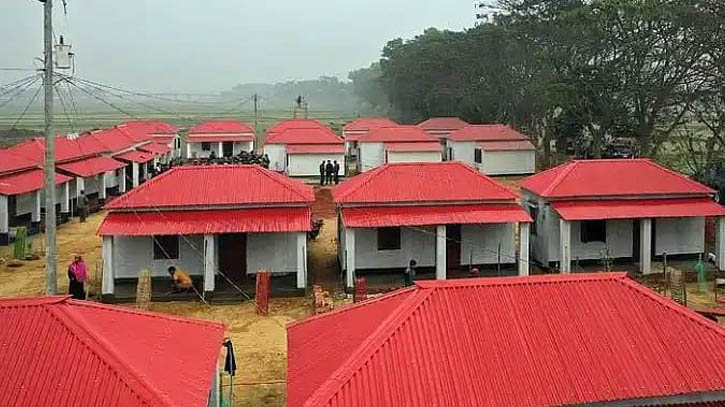 আশ্রয়ণ প্রকল্প : হাজারো গৃহহীন পরিবারের নবজীবনের ঠিকানা