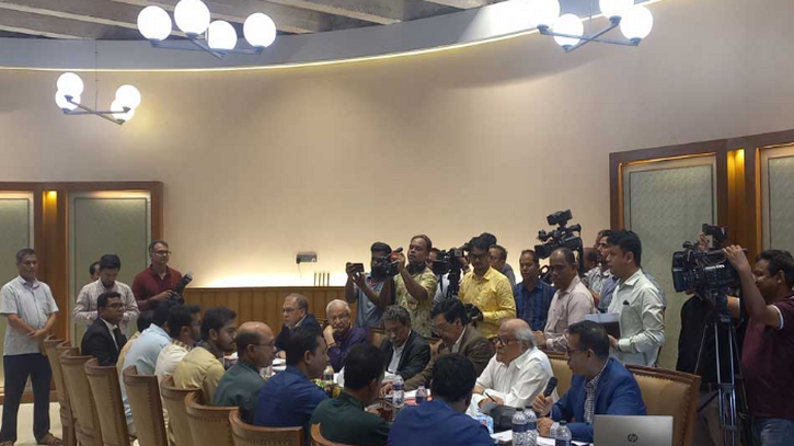 ‘গণতান্ত্রিক রাষ্ট্র’ প্রতিষ্ঠা করতেই সংলাপ: আলী রীয়াজ