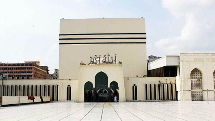 বায়তুল মুকাররমে ঈদের প্রথম জামাত অনুষ্ঠিত
