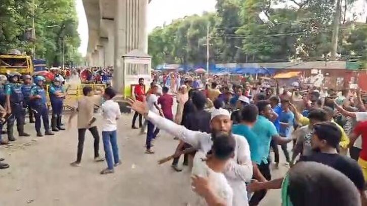 আন্দোলনের মধ্যে বঙ্গবন্ধু মেডিকেলে হামলা