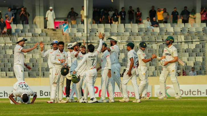 ‘সাহসী সিদ্ধান্তে’ স্মরণীয় জয়ের ঠিকানায় বাংলাদেশ