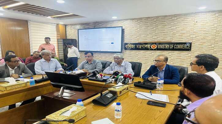 জনসাধারণের জন্য বাজার সুখকর করতে কাজ করছি :  বাণিজ্য উপদেষ্টা