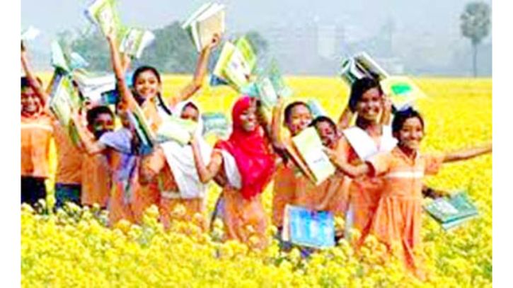 বন্যায় ক্ষতিগ্রস্ত শিক্ষার্থীদের তালিকা করে বই দেওয়া হবে