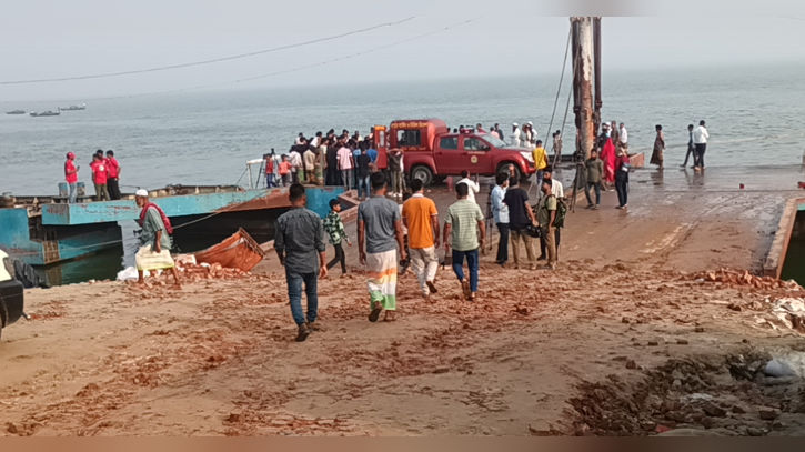 দৌলতদিয়ায় বাসডুবির ঘটনায় দুই তদন্ত কমিটি গঠন