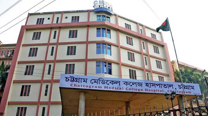 ‘মুরুব্বি মুরুব্বি উঁহু উঁহু’ বলায় কিশোরীকে গরম পানিতে ঝলসে দিল!