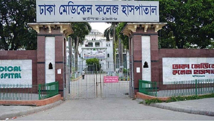 ভবনের নিচে বিশ্ববিদ্যালয় শিক্ষার্থীর রক্তাক্ত লাশ