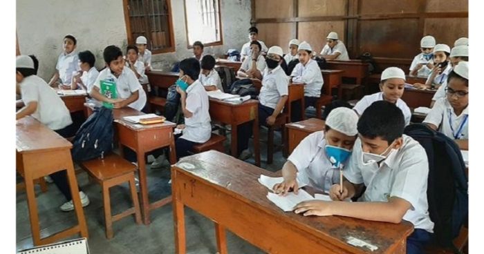 শিগগিরই শিক্ষাপ্রতিষ্ঠান খোলার ভাবনা, শিক্ষকরা আগে টিকা পাবেন