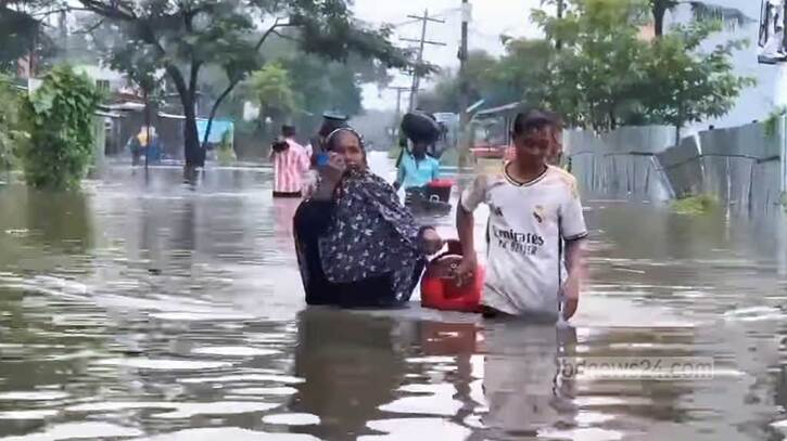 ভয়াবহ বন্যায় বিচ্ছিন্নপ্রায় ফেনী, মহাবিপদে সাড়ে তিন লাখ মানুষ