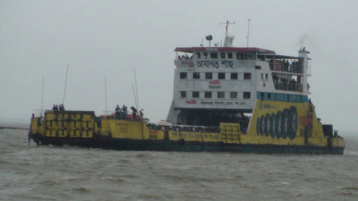 ৭ ঘণ্টা পর শিমুলিয়া-মাঝিরকান্দি ফেরি চলাচল শুরু