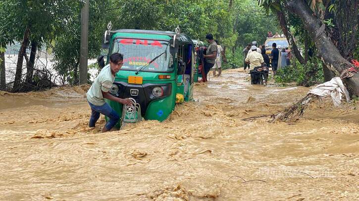 বন্যা: ফেনীতে ২০০ গ্রাম প্লাবিত, প্রায় দুই লাখ মানুষ পানিবন্দি
