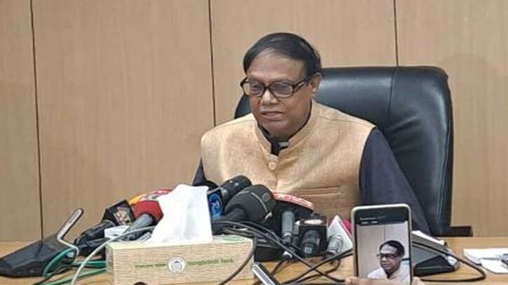 এক সাথে টাকা তুলতে যাবেন না, তাইলে পাবেন না: গভর্নর