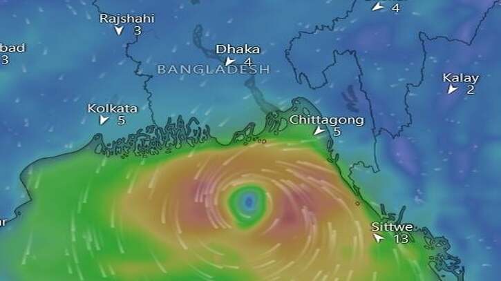 ঘূর্ণিঝড় `হামুন` উপকূল অতিক্রম শুরু করেছে