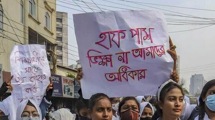 সপ্তাহের ৭ দিনই শিক্ষার্থীদের জন্য অর্ধেক বাসভাড়া