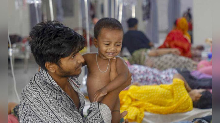 আরো ১৭ শিশুর প্রাণ গেল, হামে মৃত্যু ছাড়াল ৩০০