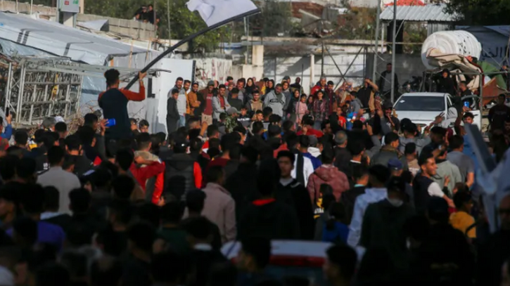 ‘বের হয়ে যাও হামাস’- স্লোগানে গাজায় ফিলিস্তিনিদের বিক্ষোভ